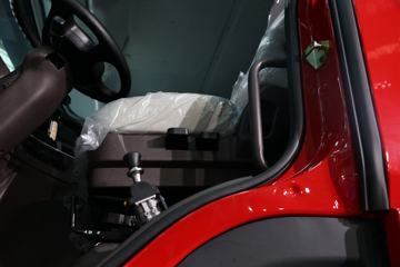 �������� ����H7 400���� 6X4 ��϶�����ж��ͼƬ