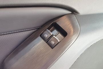 ������ 2021�� ���� 2.0T���� 190���� ���� 8���Զ� ˫��Ƥ��(����)ͼƬ