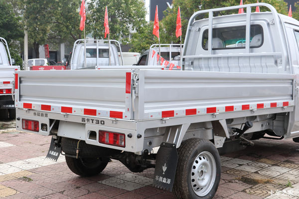 金杯T30载货车限时促销中 优惠1000元