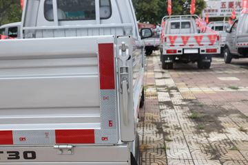 �� T30 ������ 1.5L 102���� ���� 2.7�׵�������΢��(����)(JKC1030DS6BL5)ͼƬ