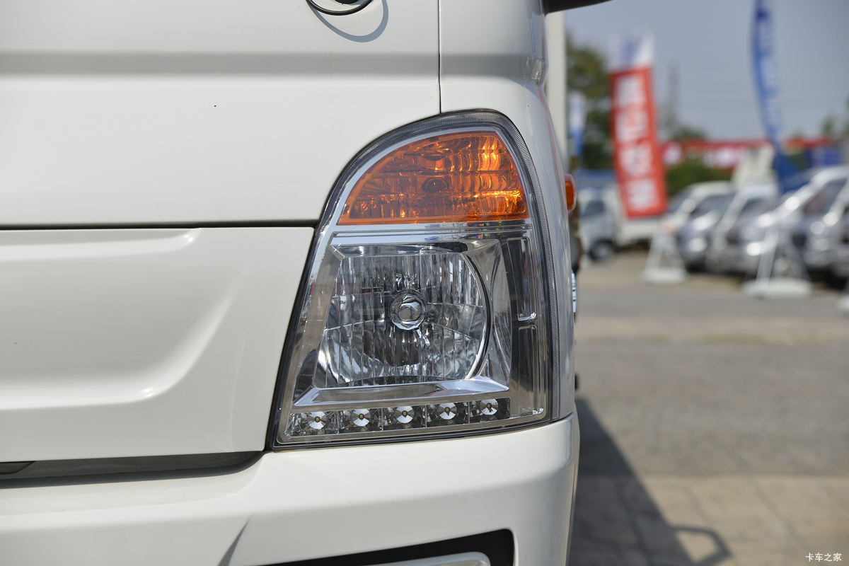 �������� ��X1 2.0L 133���� ���� 4X2 3.95�׵�������΢��(����)(KMC1039QA318D6)���                                                