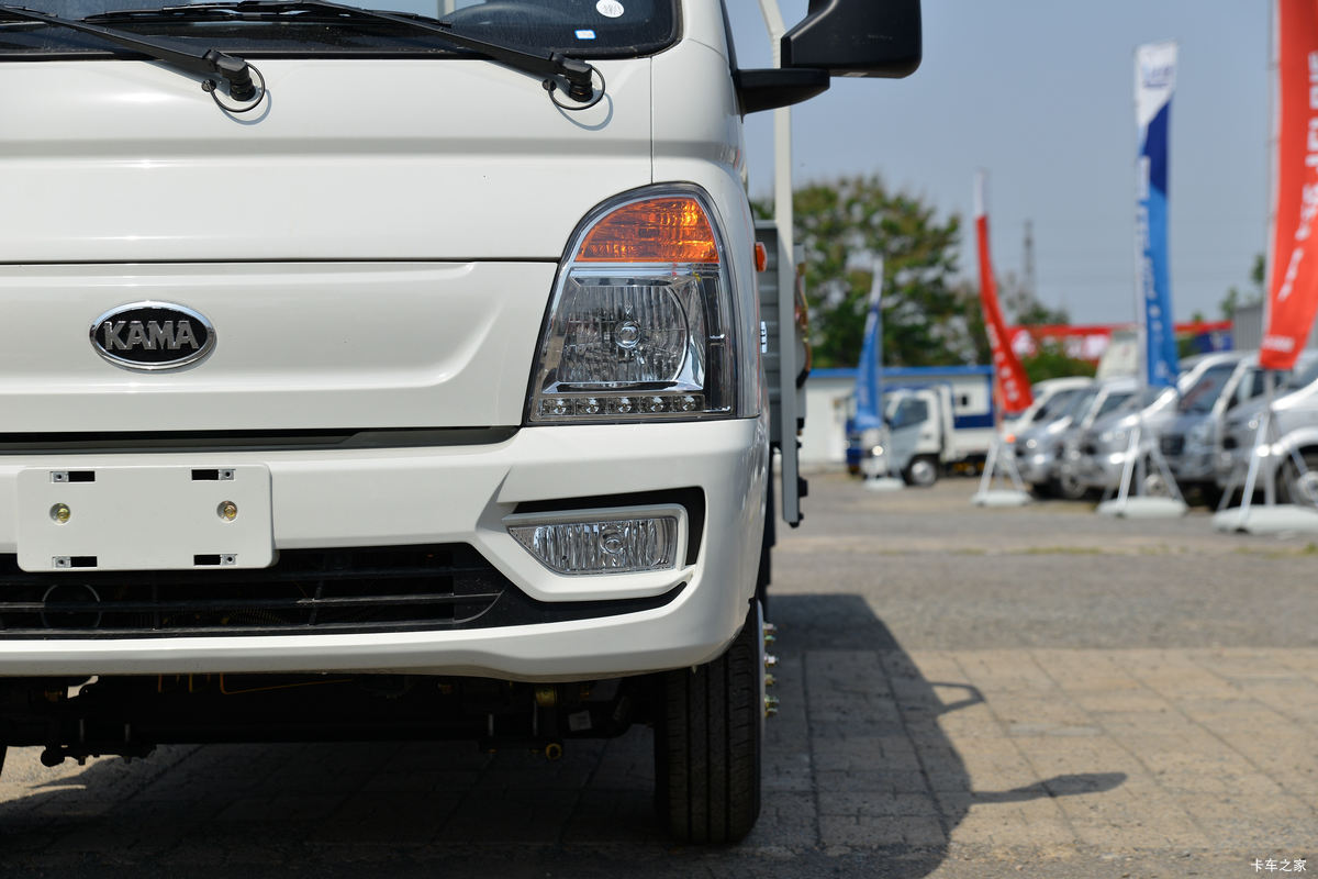 �������� ��X1 2.0L 133���� ���� 4X2 3.95�׵�������΢��(����)(KMC1039QA318D6)���                                                