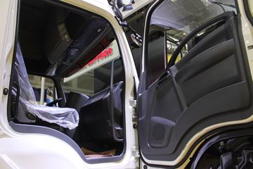 ���� ��ʮ��޿�VC66 520���� 4X2 AMT�Զ���ǣ����(QL4250KFNH)ͼƬ