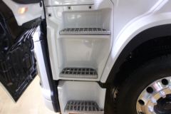 庆铃 五十铃巨咖VC66 520马力 4X2 AMT自动挡牵引车(QL4250KFNH)