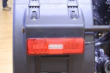 ���� ��ʮ��޿�VC66 520���� 4X2 AMT�Զ���ǣ����(QL4250KFNH)ͼƬ