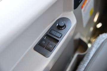 �й�����HOWO ͳ˧ 190���� 5.2���Ű������ػ���ͼƬ