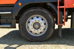 中国重汽 汕德卡SITRAK G5中卡 240马力 4X2 6.8米仓栅式载货车(ZZ5186CCYM501GE1)