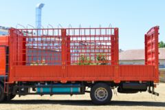 中国重汽 汕德卡SITRAK G5中卡 240马力 4X2 6.8米仓栅式载货车(ZZ5186CCYM501GE1)