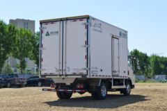 中国重汽HOWO 统帅 160马力 4X2 4.1米冷藏车(国六)(绿叶冷藏)(ZZ5047XLCH3315F145)