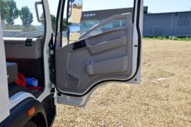 统帅&nbsp;冷藏车驾驶室图片