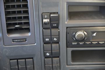 �й�����HOWO ͳ˧ 160���� 4X2 4.1����س�(����)(��Ҷ���)(ZZ5047XLCH3315F145)ͼƬ