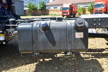 �й�����HOWO ͳ˧ 160���� 4X2 4.15�׵��Ų�դ�Ῠ(������6��)ͼƬ
