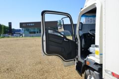 中国重汽HOWO 统帅 130马力 4.15米单排厢式轻卡(速比4.333)(ZZ5047XXYH3315F145H)