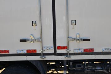 �й�����HOWO ͳ˧ 130���� 4.15�׵�����ʽ�Ῠ(�ٱ�4.333)ͼƬ