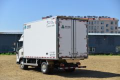 中国重汽HOWO 统帅 160马力 4X2 4.1米冷藏车(国六)(绿叶冷藏)(ZZ5047XLCH3315F145)