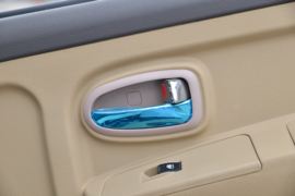 飞碟奥驰底盘&nbsp;垃圾运输车驾驶室图片