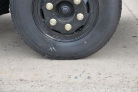 飞碟奥驰底盘&nbsp;垃圾运输车底盘图片