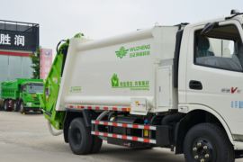 飞碟奥驰底盘&nbsp;垃圾运输车上装图片