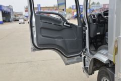 陕汽轻卡 德龙K3000 130马力 4.18米单排栏板轻卡(国六)(6挡)(YTQ1041KH331)