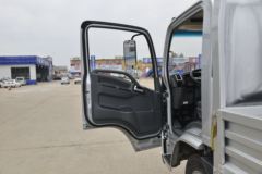 陕汽轻卡 德龙K3000 130马力 4.18米单排栏板轻卡(国六)(6挡)(YTQ1041KH331)