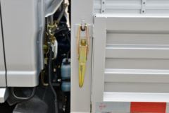 陕汽轻卡 德龙K3000 130马力 4.18米单排栏板轻卡(国六)(6挡)(YTQ1041KH331)