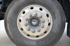 福田 奥铃大黄蜂 皇宫版 245马力 6.8米排半仓栅式载货车(国六)(BJ5186CCYLPFK-AD1)