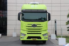 一汽解放 J7重卡 经典版 560马力 8X4 9.4米AMT自动档仓栅式载货车(国六)(CA5320CCYP77K24T4E6)