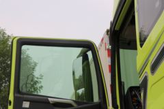 一汽解放 J7重卡 460马力 8X4 9.5米仓栅式载货车(国六)(CA5310XXYP77K24T4E6)