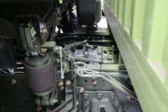 一汽解放 J7重卡 460马力 8X4 9.5米仓栅式载货车(国六)(CA5310XXYP77K24T4E6)