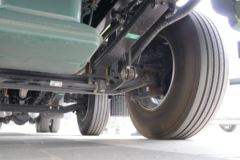 一汽解放 J7重卡 460马力 8X4 9.5米仓栅式载货车(国六)(CA5310XXYP77K24T4E6)