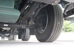一汽解放 J7重卡 560马力 8X4 9.4米AMT自动挡厢式载货车(国六)(CA5310XXYP77K24T4E6)