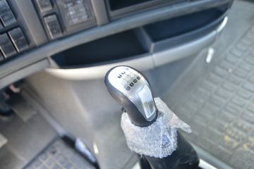 �й����� HOWO T7H�ؿ� 480���� 6X4ǣ����(����12��)(ZZ4257V324HE1B)ͼƬ