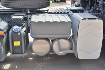 �й����� HOWO T7H�ؿ� 480���� 6X4ǣ����(����12��)(ZZ4257V324HE1B)ͼƬ