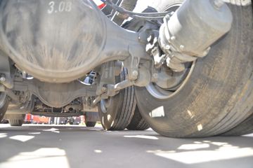 �й����� HOWO T7H�ؿ� 480���� 6X4ǣ����(����12��)(ZZ4257V324HE1B)ͼƬ