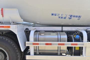 �й����� HOWO TX 340���� 8X4 7.5�����������賵(ZZ5317GJBN306GE1H)ͼƬ