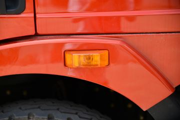 һ����� J6L�п� ��ֵ�� 180���� 4X2 6.2�������ػ���ͼƬ