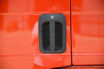 һ����� J6L�п� ��ֵ�� 180���� 4X2 6.2�������ػ���ͼƬ