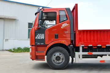 һ����� J6L�п� ��ֵ�� 180���� 4X2 6.2�������ػ���ͼƬ