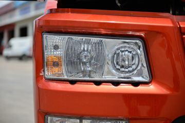 һ����� J6L�п� ��ֵ�� 180���� 4X2 6.2�������ػ���ͼƬ