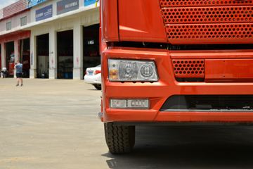 һ����� J6L�п� ��ֵ�� 180���� 4X2 6.2�������ػ���ͼƬ