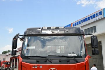 һ����� J6L�п� ��ֵ�� 180���� 4X2 6.2�������ػ���ͼƬ