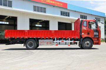 һ����� J6L�п� ��ֵ�� 180���� 4X2 6.2�������ػ���ͼƬ