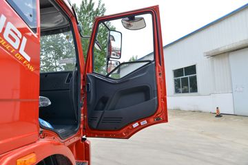 һ����� J6L�п� ��ֵ�� 180���� 4X2 6.2�������ػ���ͼƬ