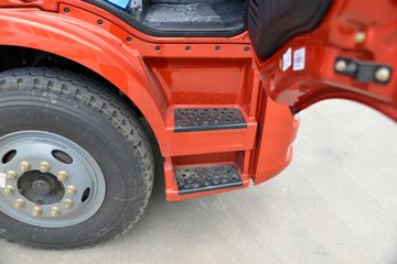 һ����� J6L�п� ��ֵ�� 180���� 4X2 6.2�������ػ���ͼƬ