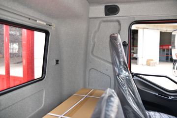 һ����� J6L�п� ��ֵ�� 180���� 4X2 6.2�������ػ���ͼƬ