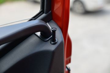 һ����� J6L�п� ��ֵ�� 180���� 4X2 6.2�������ػ���ͼƬ