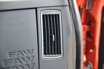 һ����� J6L�п� ��ֵ�� 180���� 4X2 6.2�������ػ���ͼƬ