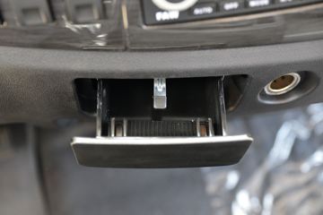 һ����� J6L�п� ��ֵ�� 180���� 4X2 6.2�������ػ���ͼƬ
