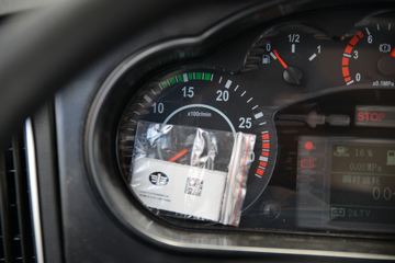 һ����� J6L�п� ��ֵ�� 180���� 4X2 6.2�������ػ���ͼƬ