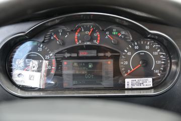 һ����� J6L�п� ��ֵ�� 180���� 4X2 6.2�������ػ���ͼƬ